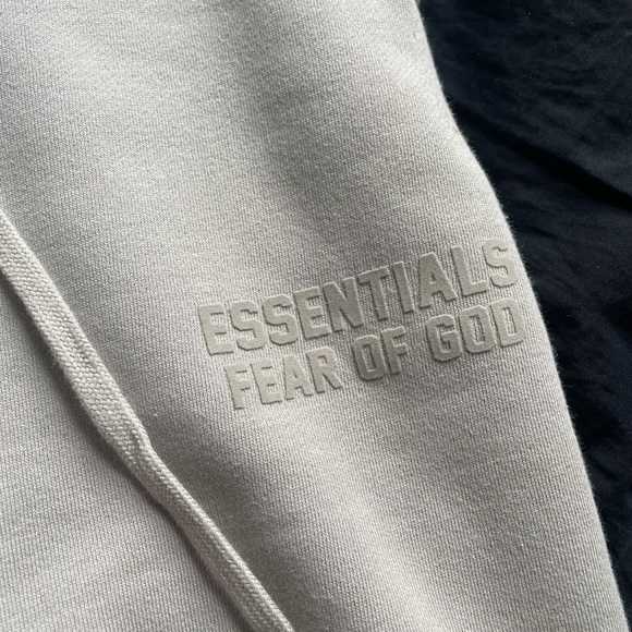 ESSENTIALS Fear Of God Light Grey Pants Size M - Picture 2 of 6